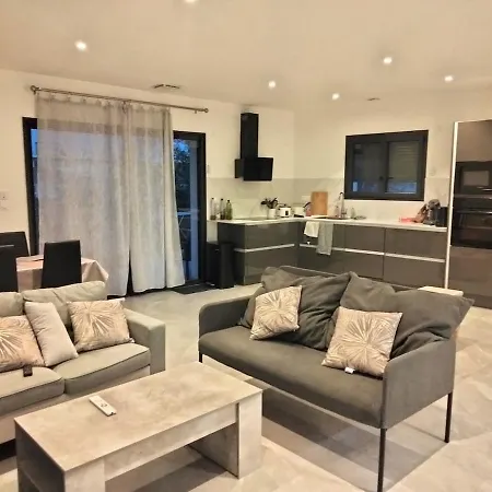 F5 Avec Jardin Et Terrasse *