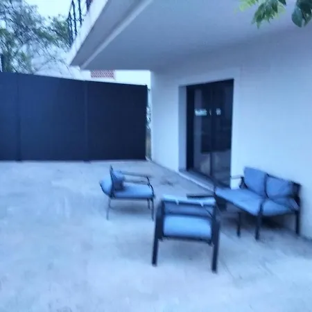 F5 Avec Jardin Et Terrasse