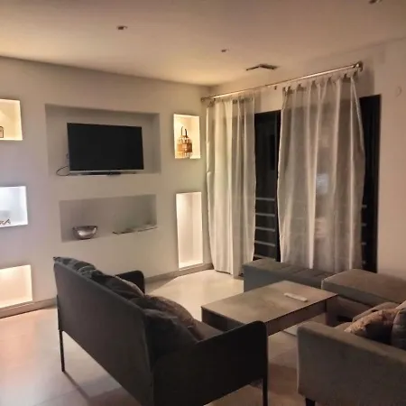 F5 Avec Jardin Et Terrasse